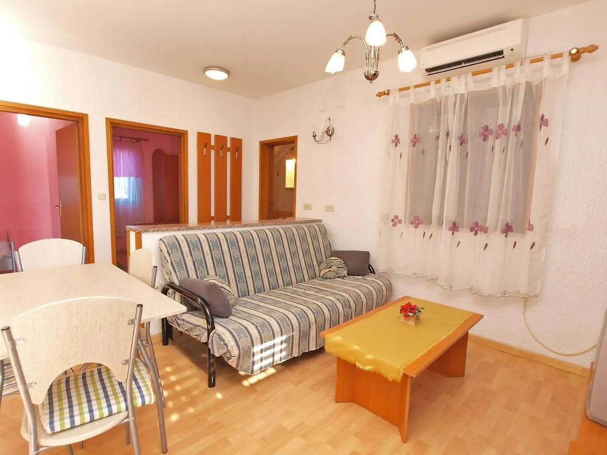 Alma Apartment Porec