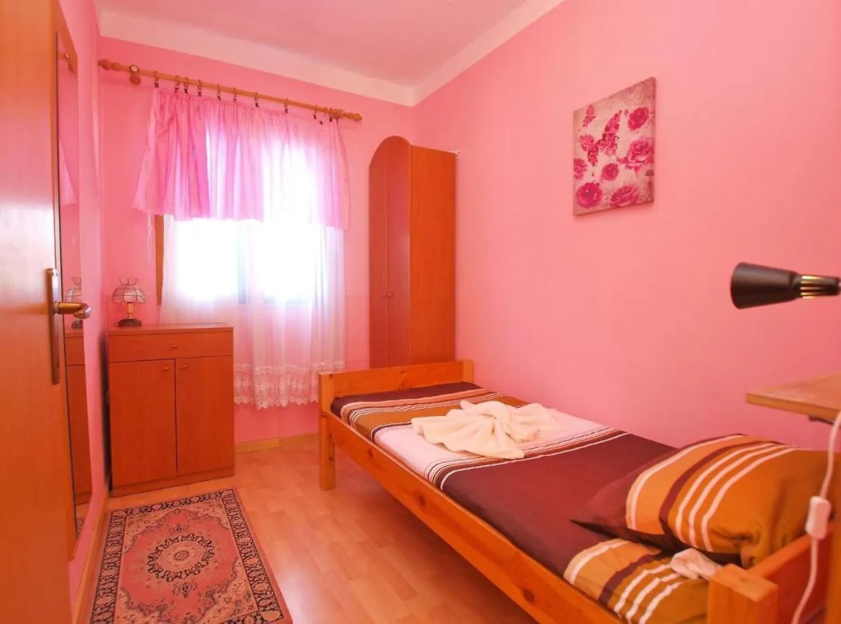 Alma Apartment Porec